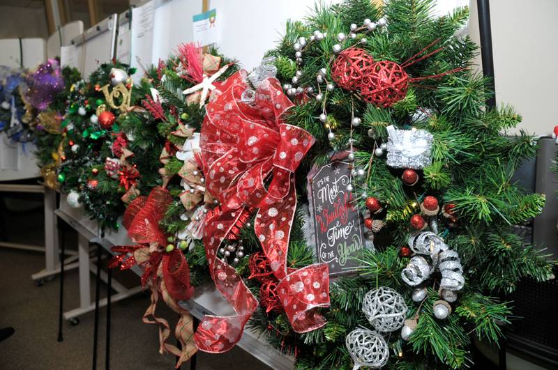 picture of Christmas wreaths