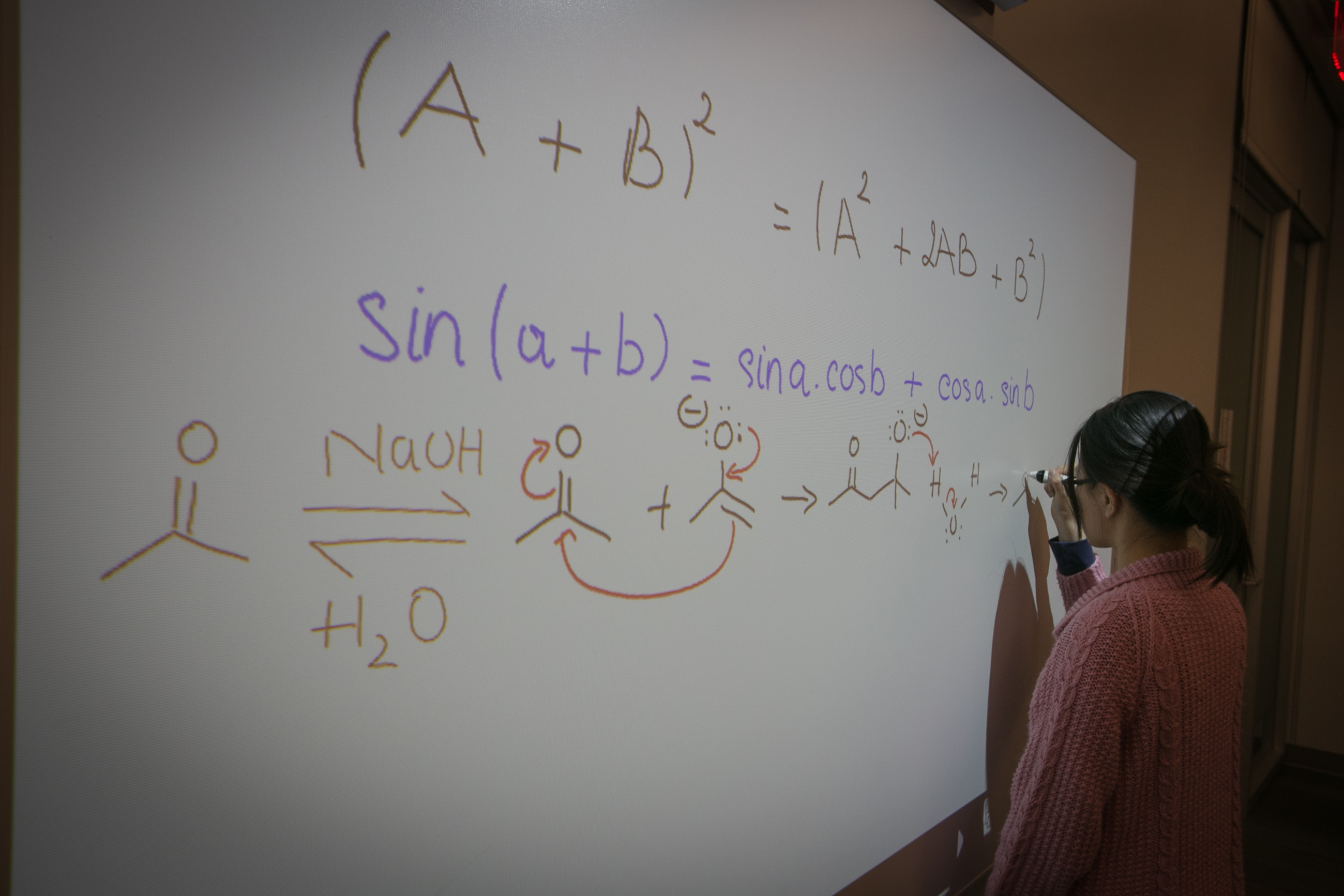 Student using Smart Board at Accessible Technology Center