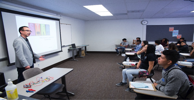 Eric Lara teaches in a STEM Workshop