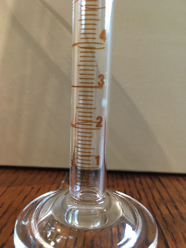 10 mL graduated cylinder close up