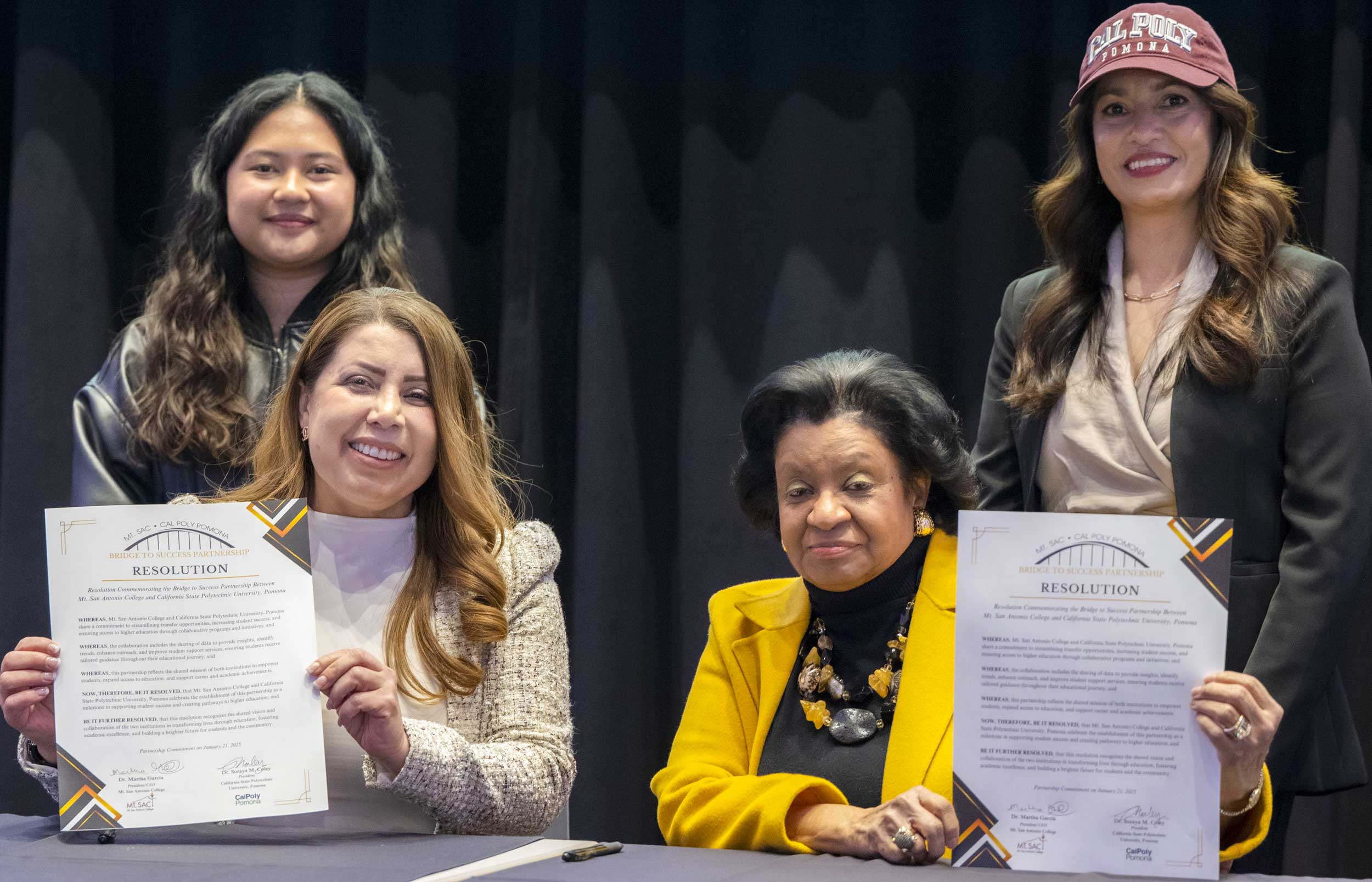 Dr. Martha Garcia and Dr. Soraya Coley signed MOU