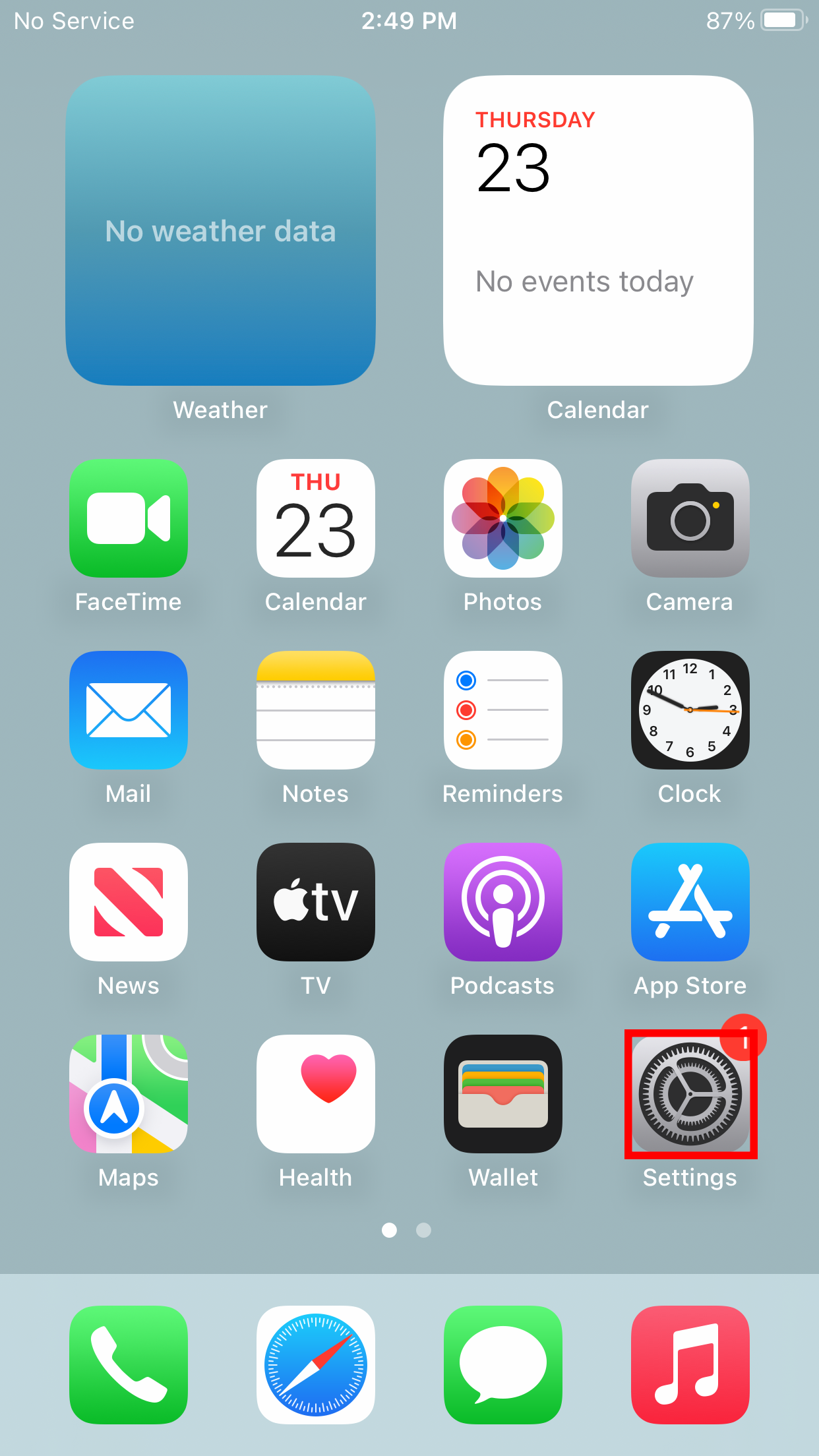 iOS screen with the Settings icon highlighted