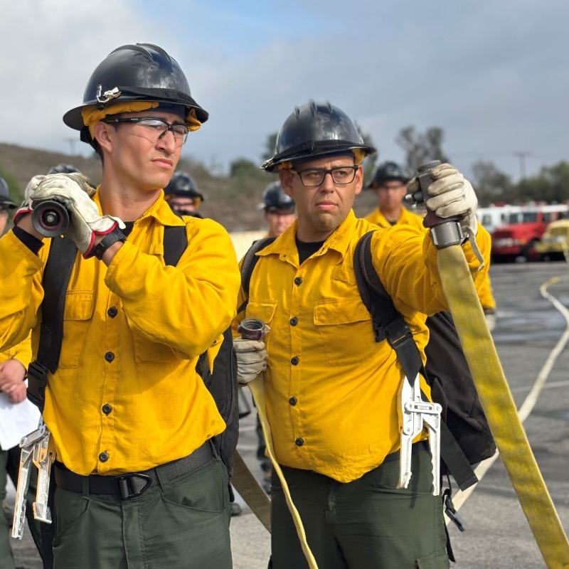 Wildland Fire Students working with Fire Hoses