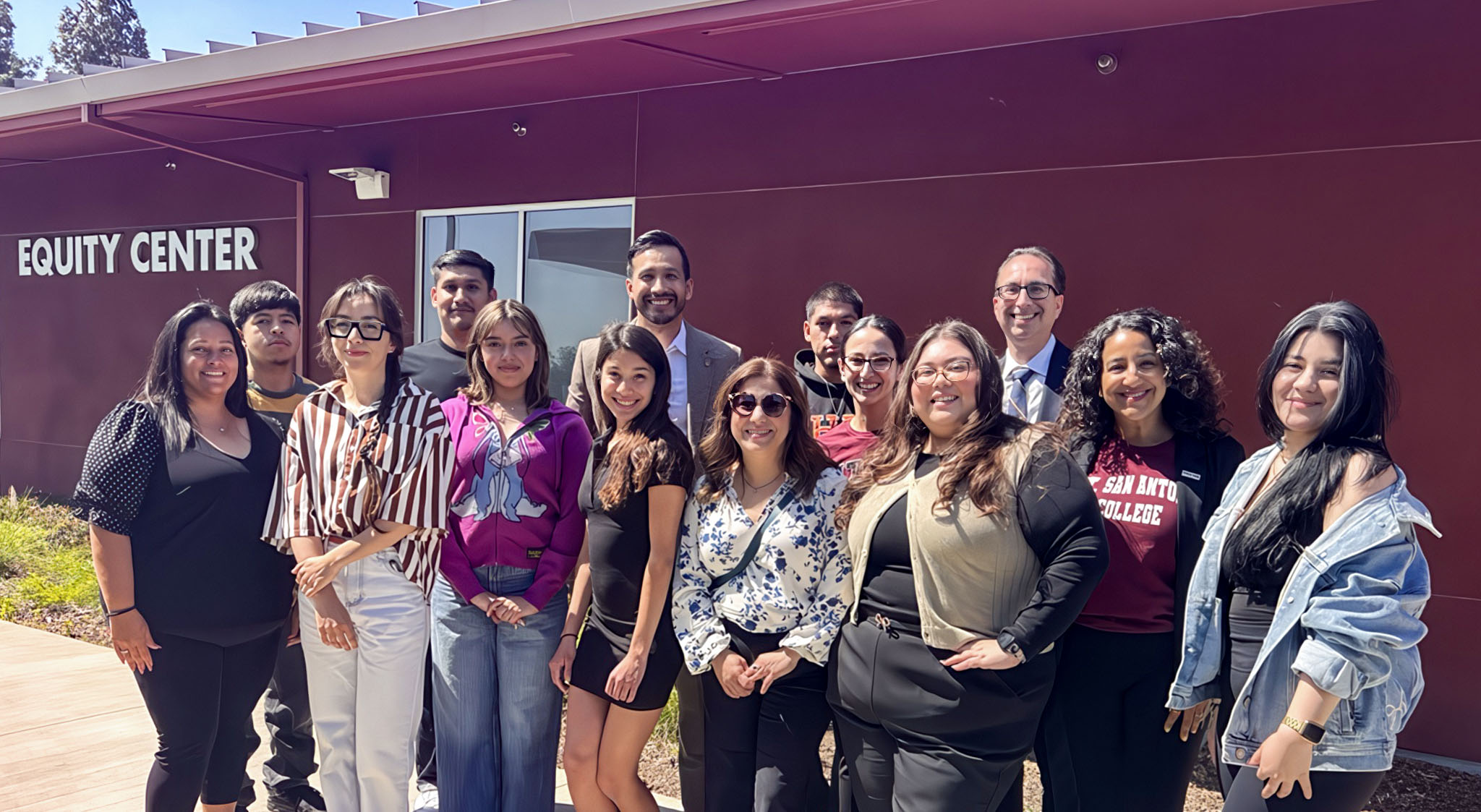 Urel Martinez with students