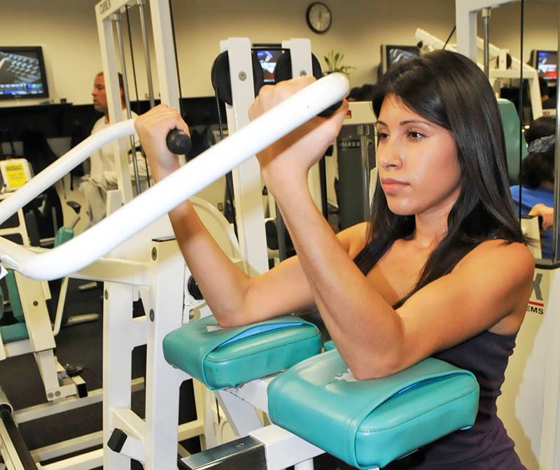 image of women working out at the gym