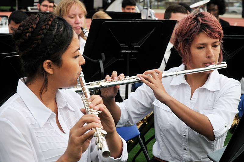 image of two flute players