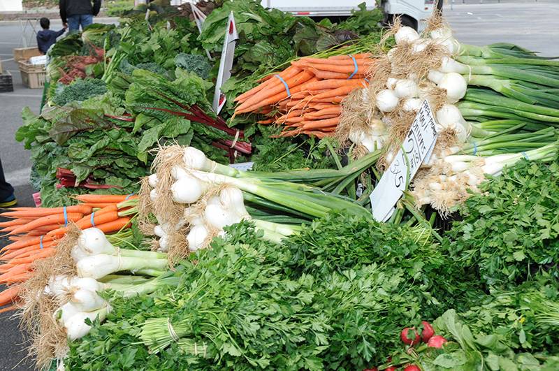 image of fresh produce at the farmers market