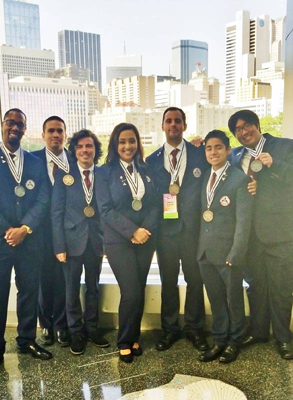 HOSA students with medals