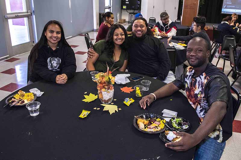 Students enjoy Thanksgiving Dinner