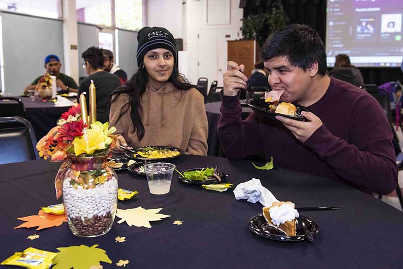 Students enjoy Thanksgiving Dinner