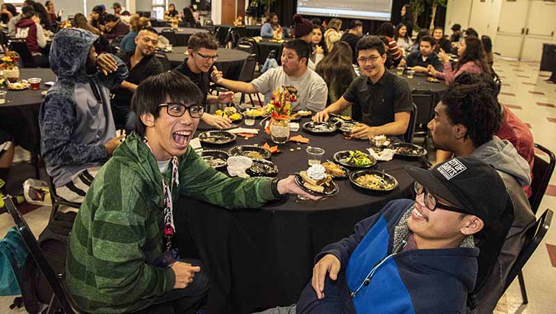 Students enjoy Thanksgiving Dinner