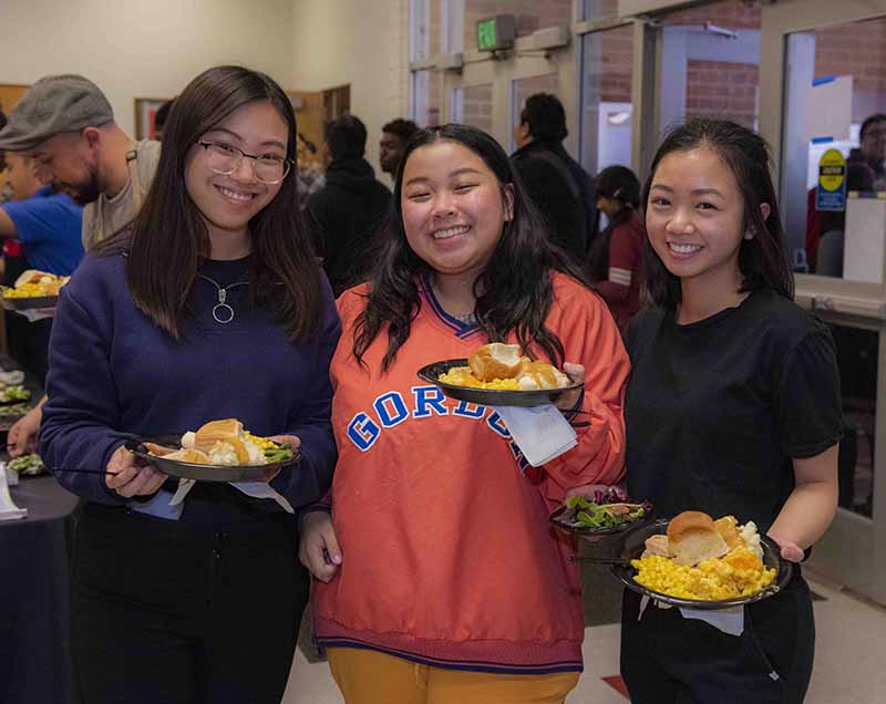 Students enjoy Thanksgiving Dinner