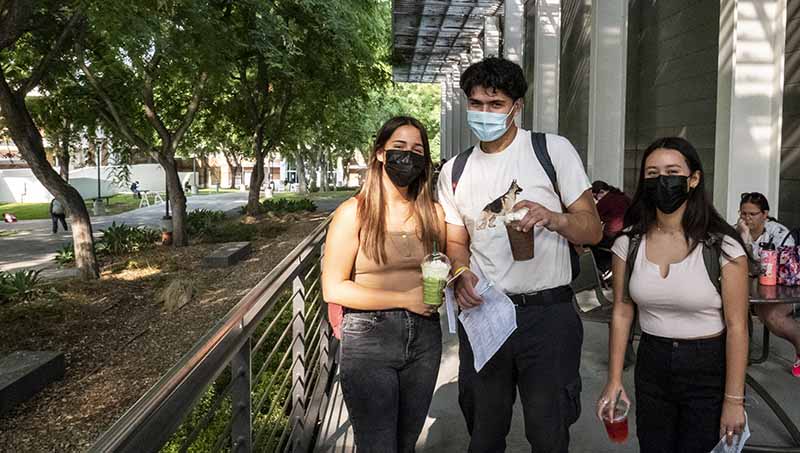 Students with masks 