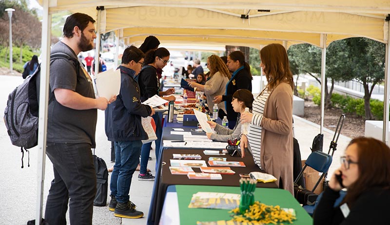 Students at Transfer Fair